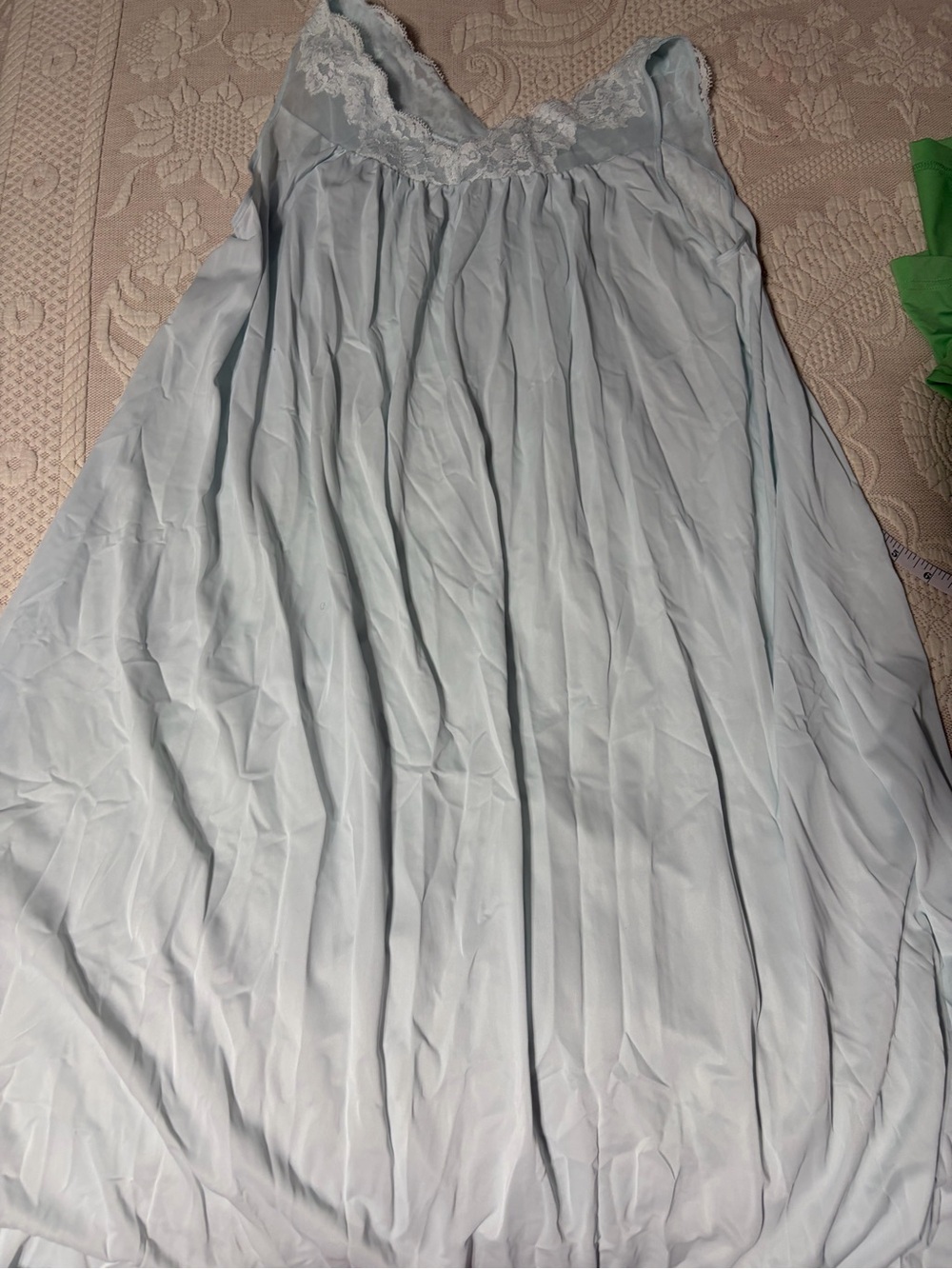 Vintage Shadow Line Light Blue Lace-Trim Women’s satin gown Medium EUC